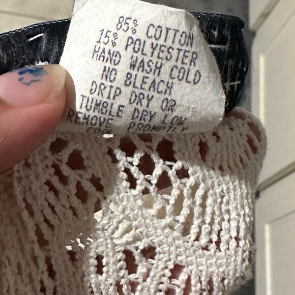 Garment City Crochet Fringe Blouse – Size 20W - Picture 8 of 8